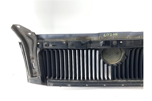 Recambio de rejilla capo para skoda superb (3u4) 1.9 tdi referencia OEM IAM 3U08536510  