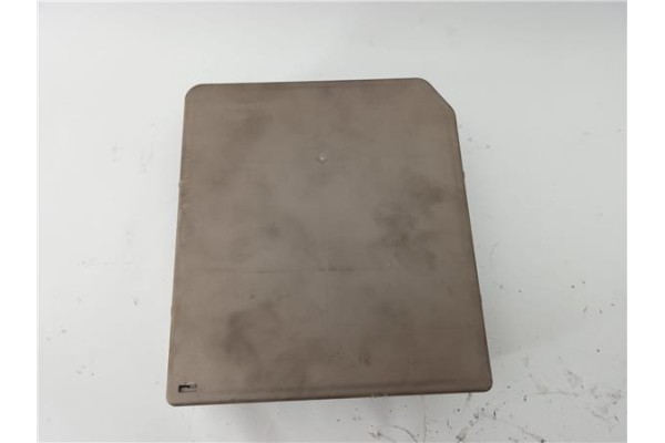 Recambio de caja fusibles/rele para renault clio iii 1.5 dci (br17, cr17) referencia OEM IAM 674660A  