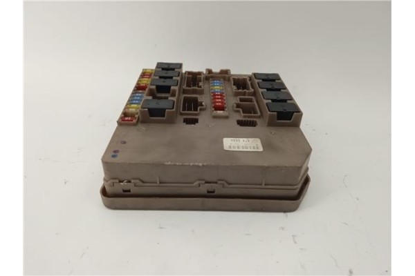 Recambio de caja fusibles/rele para renault clio iii 1.5 dci (br17, cr17) referencia OEM IAM 674660A  