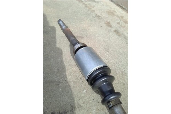 Recambio de palier delantero derecho para citroen saxo 1.6 vts 16v referencia OEM IAM 32737F 32737K 