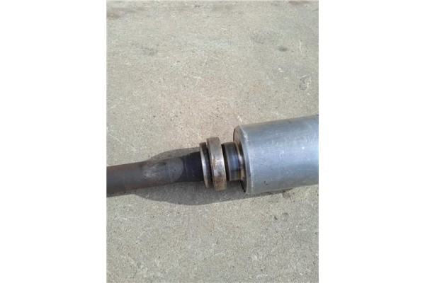 Recambio de palier delantero derecho para citroen saxo 1.6 vts 16v referencia OEM IAM 32737F 32737K 