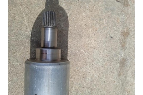 Recambio de palier delantero izquierdo para citroen saxo 1.6 vts 16v referencia OEM IAM 3272W8  