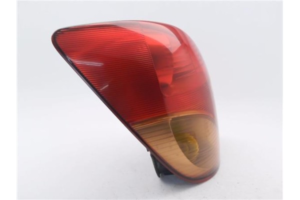 Recambio de piloto trasero izquierdo para toyota corolla verso (e12) 1.8 linea sol referencia OEM IAM 8156113540  