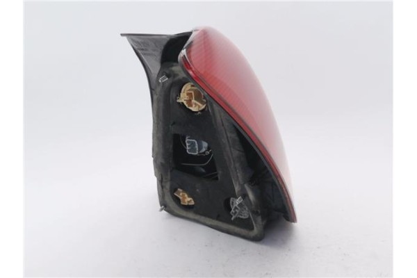 Recambio de piloto trasero izquierdo para toyota corolla verso (e12) 1.8 linea sol referencia OEM IAM 8156113540  