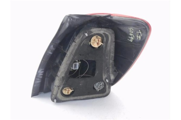 Recambio de piloto trasero izquierdo para toyota corolla verso (e12) 1.8 linea sol referencia OEM IAM 8156113540  