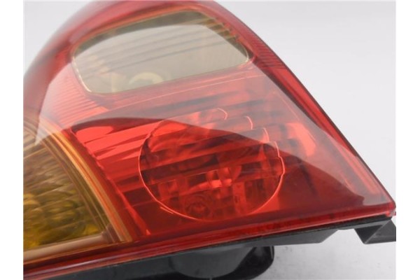 Recambio de piloto trasero izquierdo para toyota corolla verso (e12) 1.8 linea sol referencia OEM IAM 8156113540  