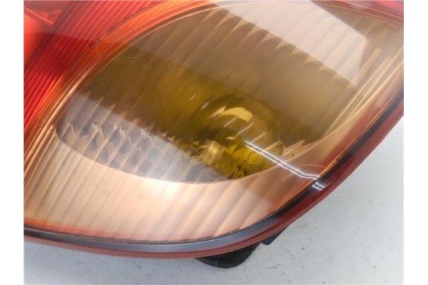 Recambio de piloto trasero izquierdo para toyota corolla verso (e12) 1.8 linea sol referencia OEM IAM 8156113540  