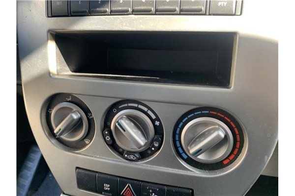 Recambio de mandos climatizador para jeep compass (mk) 2.0 sport referencia OEM IAM 5058299AD  