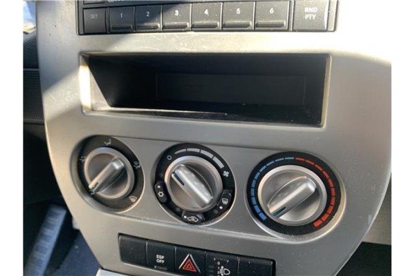 Recambio de mandos climatizador para jeep compass (mk) 2.0 sport referencia OEM IAM 5058299AD  