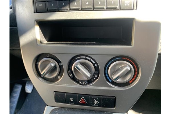 Recambio de mandos climatizador para jeep compass (mk) 2.0 sport referencia OEM IAM 5058299AD  