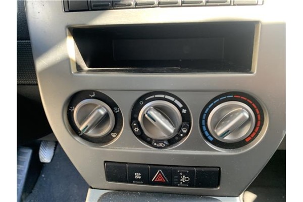 Recambio de mandos climatizador para jeep compass (mk) 2.0 sport referencia OEM IAM 5058299AD  