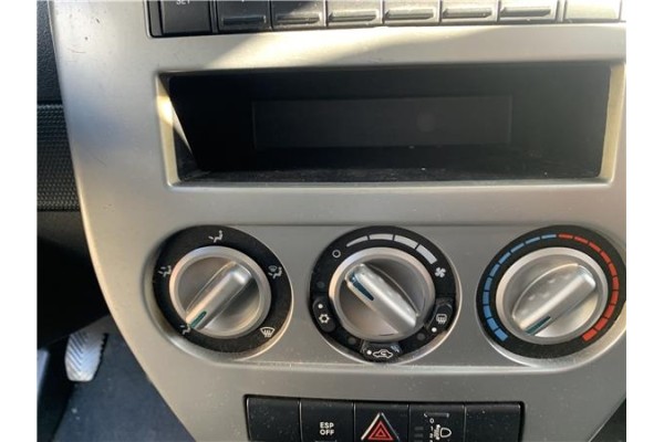 Recambio de mandos climatizador para jeep compass (mk) 2.0 sport referencia OEM IAM 5058299AD  
