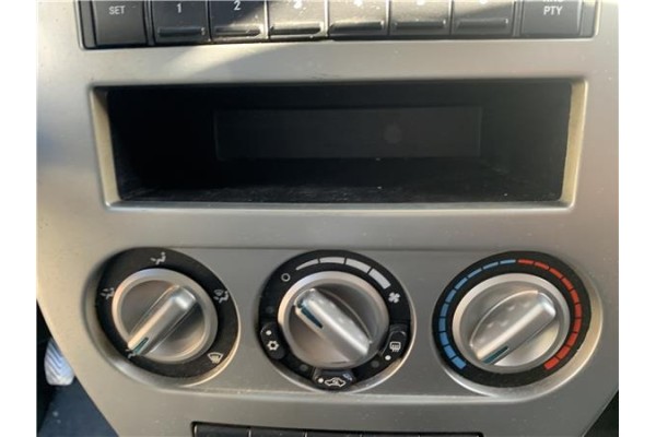 Recambio de mandos climatizador para jeep compass (mk) 2.0 sport referencia OEM IAM 5058299AD  