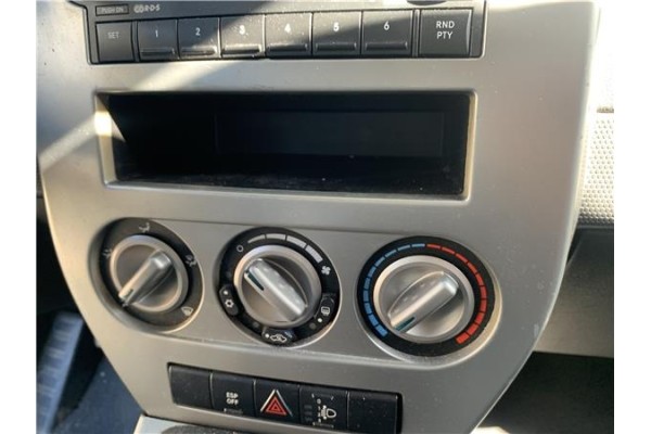 Recambio de mandos climatizador para jeep compass (mk) 2.0 sport referencia OEM IAM 5058299AD  