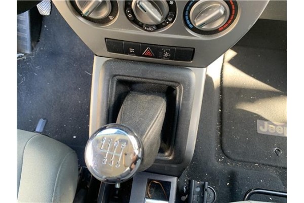 Recambio de palanca de cambio para jeep compass (mk) 2.0 sport referencia OEM IAM 5106041AA  