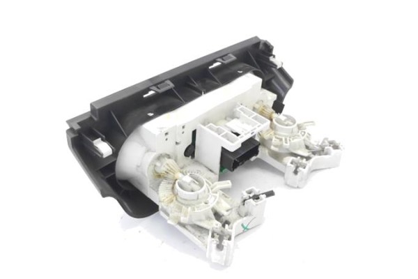 Recambio de mandos climatizador para suzuki swift iii (sg) 1.3 ddis referencia OEM IAM 7440062J10BJP  