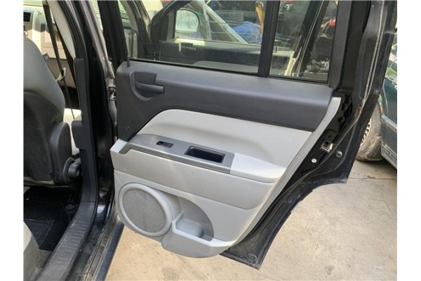 Recambio de puerta trasero derecha para jeep compass (mk) 2.0 sport referencia OEM IAM 5074958AA  