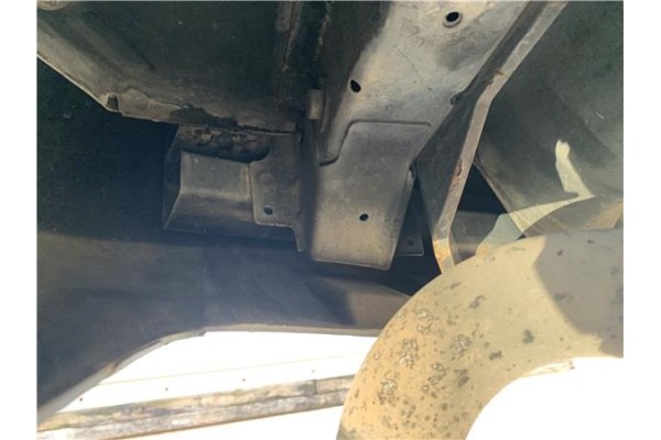 Recambio de refuerzo paragolpes trasero para jeep compass (mk) 2.0 sport referencia OEM IAM 5116052AA  