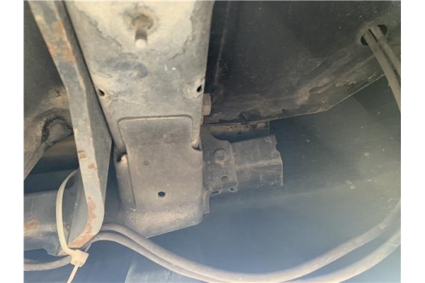 Recambio de refuerzo paragolpes trasero para jeep compass (mk) 2.0 sport referencia OEM IAM 5116052AA  