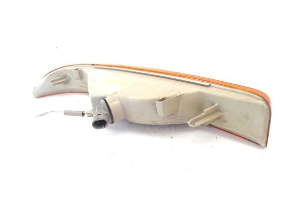 Recambio de intermitente delantero dcho para renault master ii furgón (fd) 2.2 dci 90 referencia OEM IAM 7701044523  