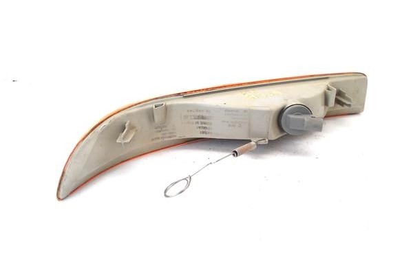 Recambio de intermitente delantero dcho para renault master ii furgón (fd) 2.2 dci 90 referencia OEM IAM 7701044523  