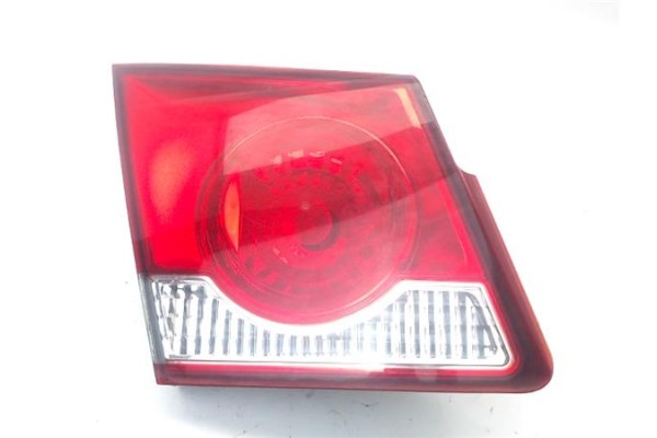 Recambio de piloto interior izquierdo para chevrolet cruze 2.0 ls referencia OEM IAM   