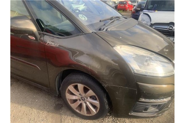 Recambio de aleta delantero derecha para citroen c4 picasso 1.6 hdi referencia OEM IAM 7841X2  