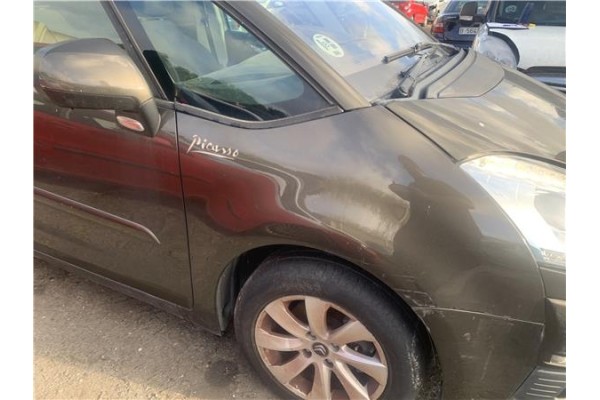 Recambio de aleta delantero derecha para citroen c4 picasso 1.6 hdi referencia OEM IAM 7841X2  