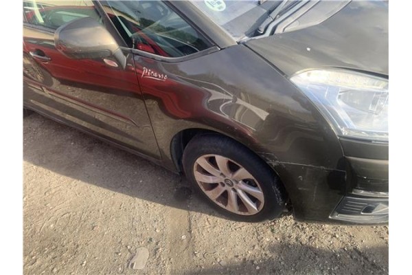 Recambio de aleta delantero derecha para citroen c4 picasso 1.6 hdi referencia OEM IAM 7841X2  