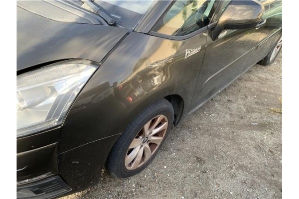 Recambio de aleta delantero izquierda para citroen c4 picasso 1.6 hdi referencia OEM IAM 7840V1  