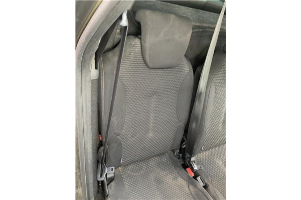Recambio de asientos trasero derecho para citroen c4 picasso 1.6 hdi referencia OEM IAM 8881QG  