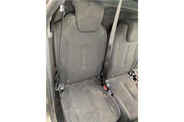 Recambio de asientos trasero derecho para citroen c4 picasso 1.6 hdi referencia OEM IAM 8881QG  