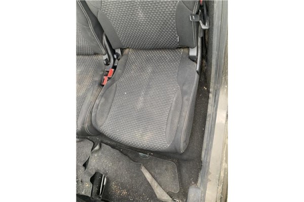Recambio de asientos trasero izquierdo para citroen c4 picasso 1.6 hdi referencia OEM IAM 8881QE  