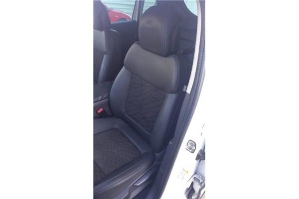 Recambio de juego asientos para peugeot 3008 2.0 style referencia OEM IAM 8906YZ 8906ZA 