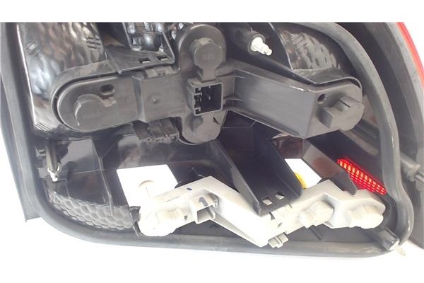 Recambio de piloto trasero izquierdo para volvo s60 berlina 2.4 d5 referencia OEM IAM 9483535  