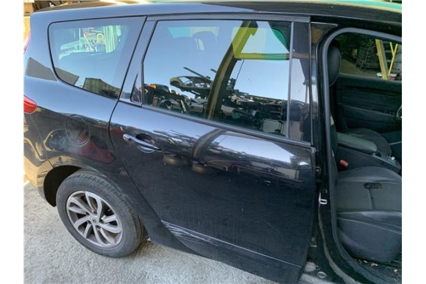 Recambio de puerta trasero derecha para renault grand scénic iii (jz0/1_) 1.5 dci referencia OEM IAM 821007080R 821004555R 