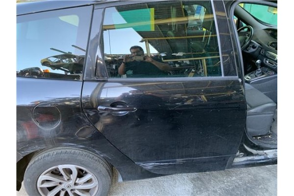 Recambio de puerta trasero derecha para renault grand scénic iii (jz0/1_) 1.5 dci referencia OEM IAM 821007080R 821004555R 