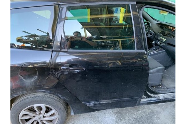 Recambio de puerta trasero derecha para renault grand scénic iii (jz0/1_) 1.5 dci referencia OEM IAM 821007080R 821004555R 