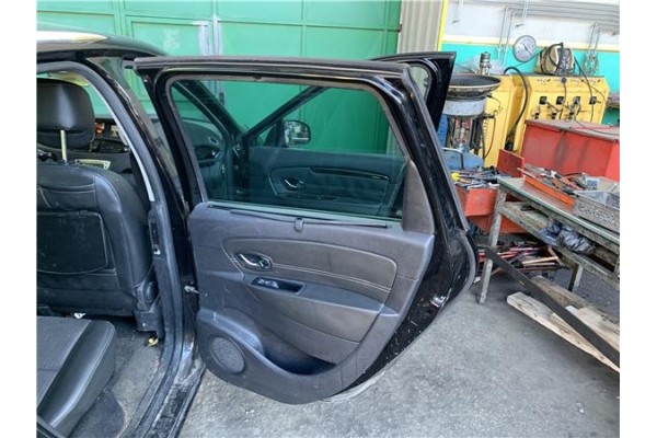 Recambio de puerta trasero derecha para renault grand scénic iii (jz0/1_) 1.5 dci referencia OEM IAM 821007080R 821004555R 