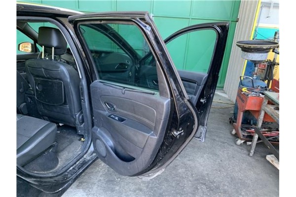 Recambio de puerta trasero derecha para renault grand scénic iii (jz0/1_) 1.5 dci referencia OEM IAM 821007080R 821004555R 