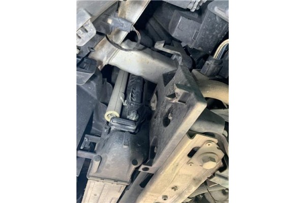 Recambio de radiador para renault grand scénic iii (jz0/1_) 1.5 dci referencia OEM IAM 214100002R  