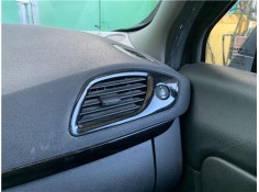 Recambio de rejilla entrada de aire para renault grand scénic iii (jz0/1_) 1.5 dci referencia OEM IAM 687607332R  