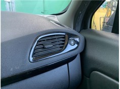 Recambio de rejilla entrada de aire para renault grand scénic iii (jz0/1_) 1.5 dci referencia OEM IAM 687607332R  