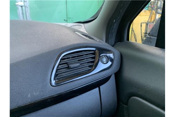 Recambio de rejilla entrada de aire para renault grand scénic iii (jz0/1_) 1.5 dci referencia OEM IAM 687607332R  