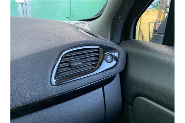 Recambio de rejilla entrada de aire para renault grand scénic iii (jz0/1_) 1.5 dci referencia OEM IAM 687607332R  