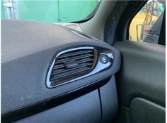 Recambio de rejilla entrada de aire para renault grand scénic iii (jz0/1_) 1.5 dci referencia OEM IAM 687607332R  