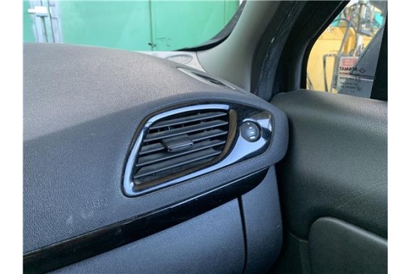 Recambio de rejilla entrada de aire para renault grand scénic iii (jz0/1_) 1.5 dci referencia OEM IAM 687607332R  