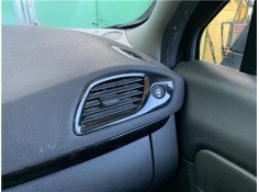 Recambio de rejilla entrada de aire para renault grand scénic iii (jz0/1_) 1.5 dci referencia OEM IAM 687607332R  