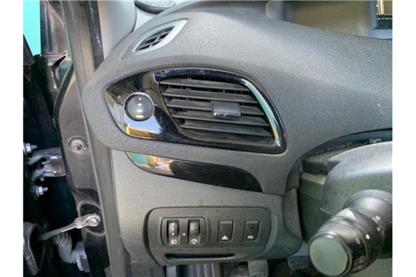 Recambio de rejilla entrada de aire para renault grand scénic iii (jz0/1_) 1.5 dci referencia OEM IAM 687612773R  