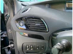 Recambio de rejilla entrada de aire para renault grand scénic iii (jz0/1_) 1.5 dci referencia OEM IAM 687612773R  